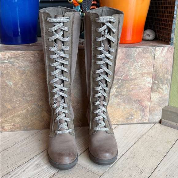 SOREL JOAN OF ARCTIC WEDGE LACE UP 8 Tall ASH Women Boots Waterproof EUC size 7 - Picture 5 of 15